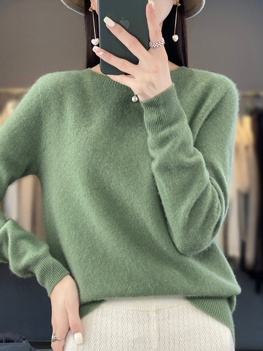 Comfortable Knit Sweater for Women with Round Neck Long Sleeve Relaxed Oversized Style