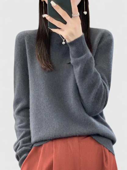 Comfortable Knit Sweater for Women with Round Neck Long Sleeve Relaxed Oversized Style