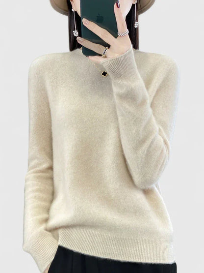 Comfortable Knit Sweater for Women with Round Neck Long Sleeve Relaxed Oversized Style